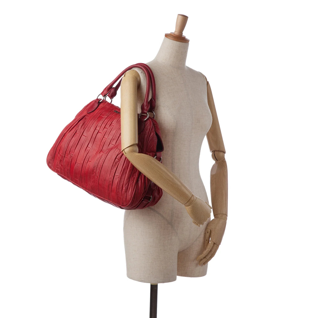 Pre-Owned Authenticated Miu Miu Quilted Tote Bag Calf Leather Red Unisex (Good)