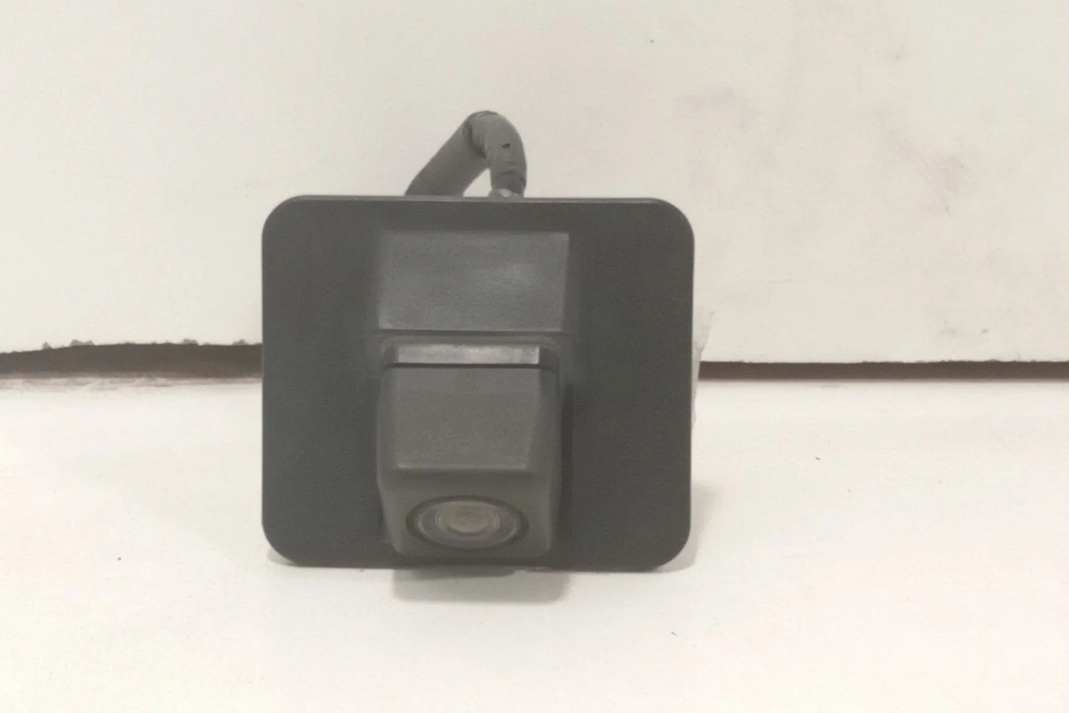 Pre-Owned 2014-2016 Mazda 3 Rear View Camera Sensor OEM (Good)
