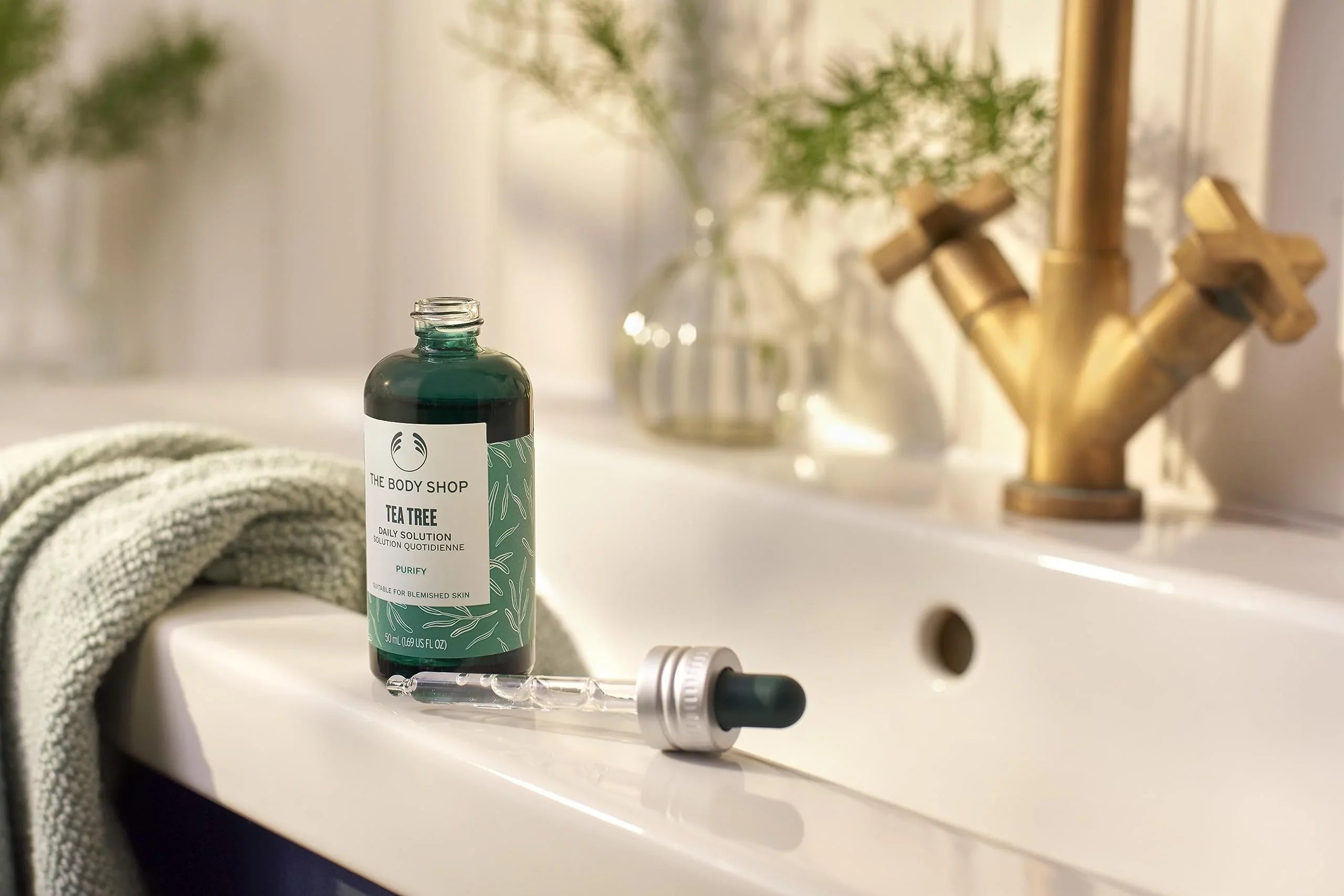 The Body Shop Tea Tree Daily Solution Serum - Purifying - For Oily, Blemished Skin - 1.69 Fl Oz.