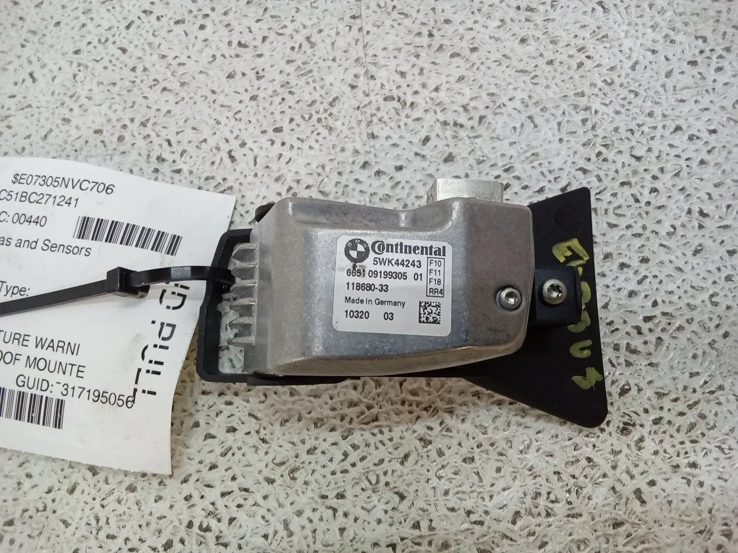 Pre-Owned 2011 BMW 550i Front Windshield Lane Departure Warning Camera 665109199305 OEM (Good)
