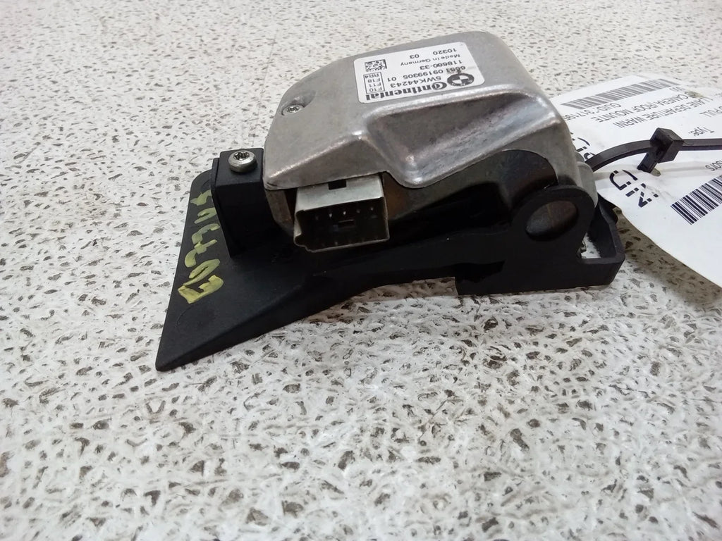Pre-Owned 2011 BMW 550i Front Windshield Lane Departure Warning Camera 665109199305 OEM (Good)