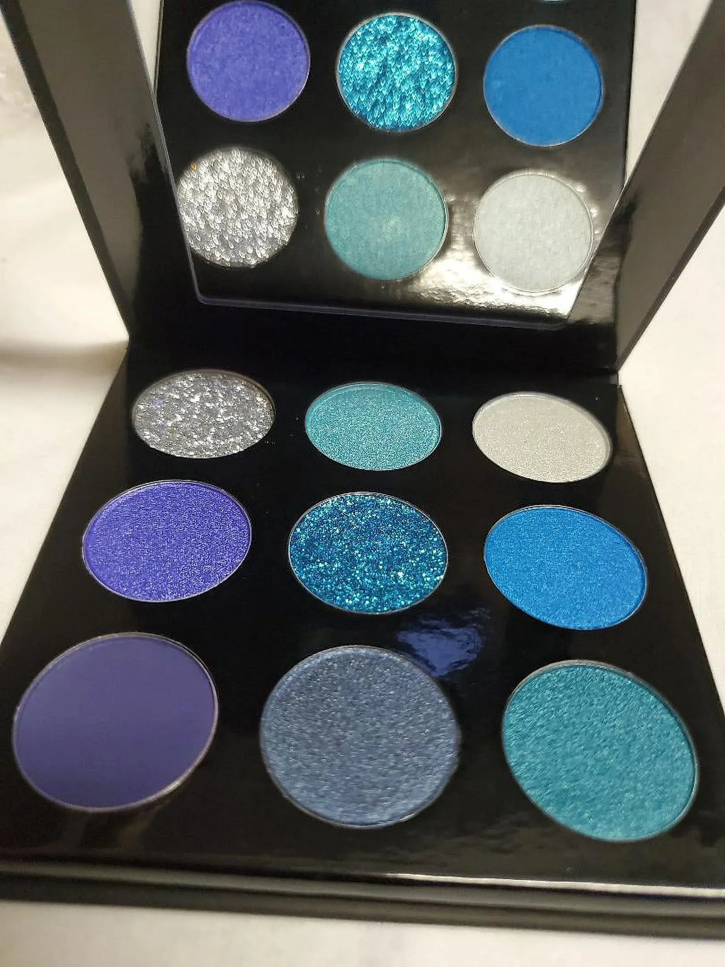 Fab Icon Expert Wear 9 Colors Blue Moon Eyeshadow Palette