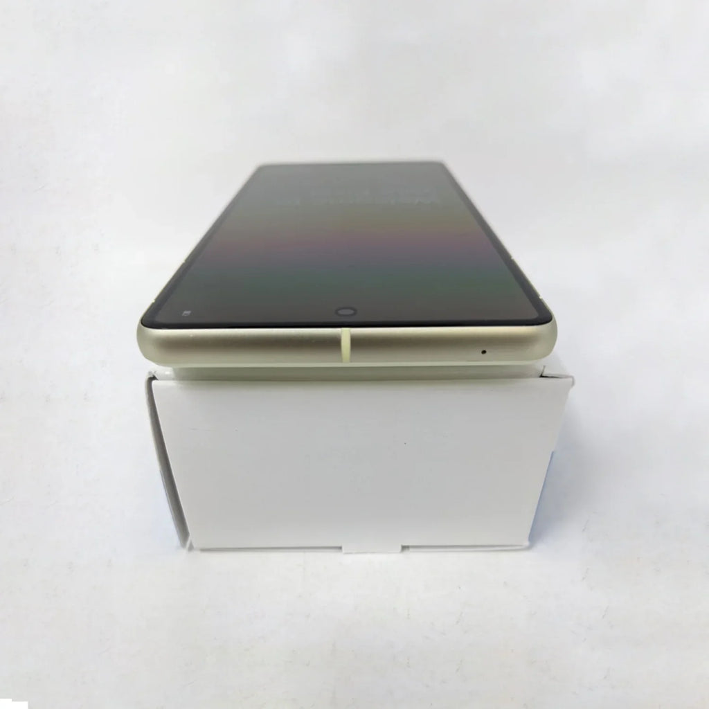 Pre-Owned Google Pixel 7 5G 128GB GQML3 Verizon Unlocked 8GB RAM 50MP Smartphone - Lemon Grass/Yellow (Good)