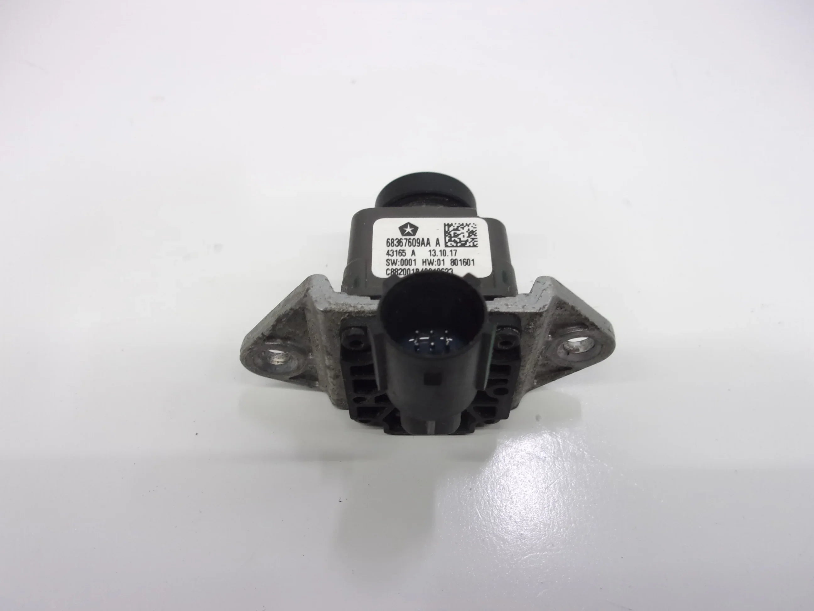 Pre-Owned 2017-2022 Jeep Grand Cherokee Rear View Backup Camera 68367609AA OEM (Good)
