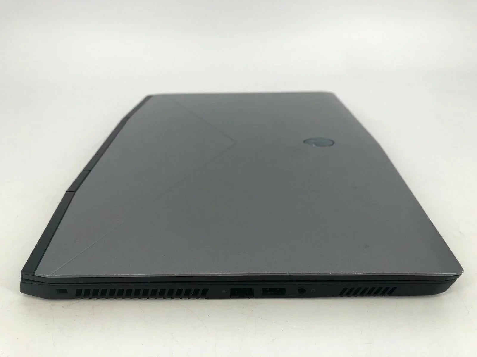 Pre-owned Alienware m15 R1 15" FHD 143Hz 2.6GHz i7-9750H 32GB 1TB SSD - RTX 2070 Max-Q 8GB