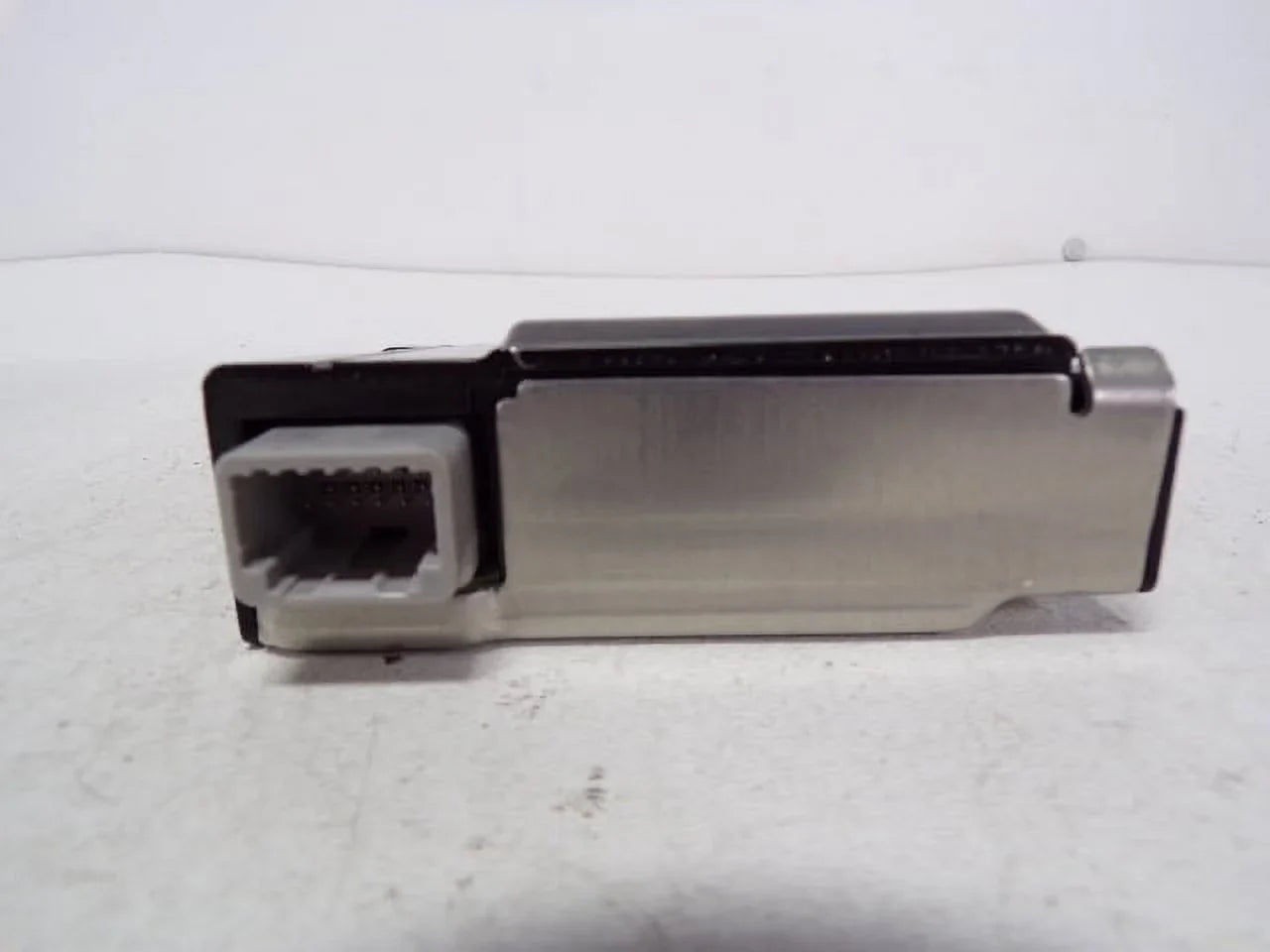 Pre-Owned 17 18 19 20 Toyota Prius Roof Mounted Lane Departure Warning Camera OEM LKQ (Good)
