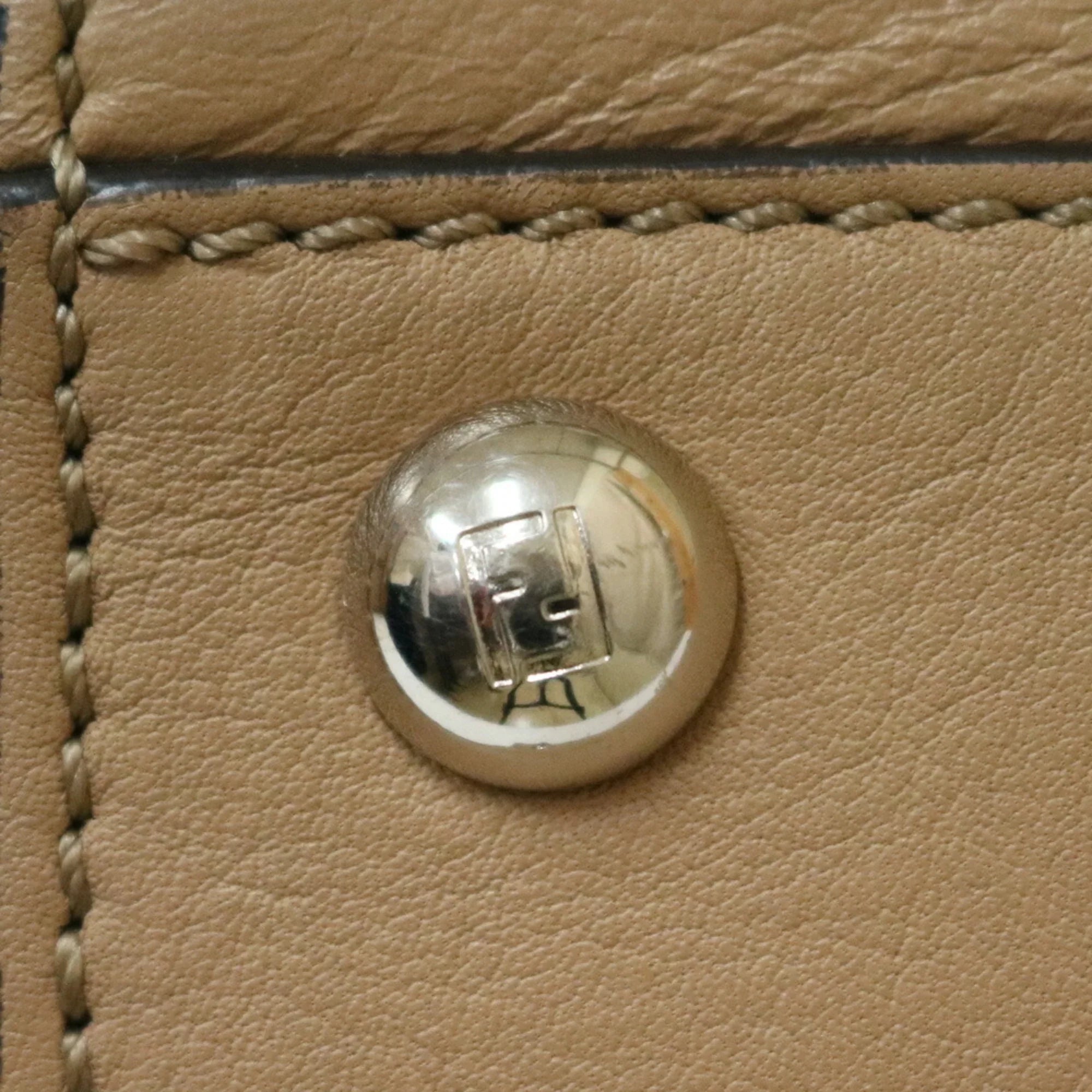 Pre-Owned FENDI Shoulder Bag Trois Heors Beige Women's Leather (Good)